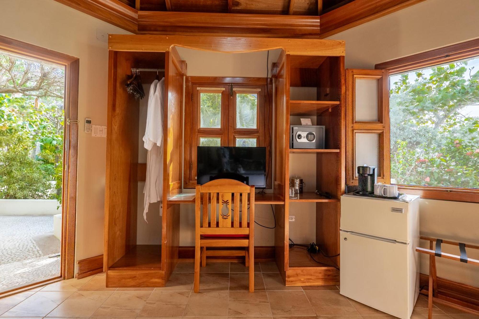 Ocean Cliff Hotel Negril Limited - Adults Only Номер фото